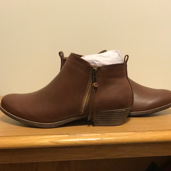Brand new brown booties, size 10 from rampage. - Picture 5 of 6